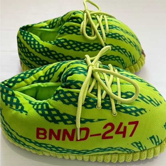 Sneaker Slippers Unisex Green Yellow OS - Picture 2 of 10